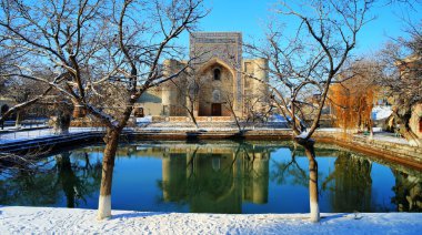 Lyabi-hauz görünümünde kış, buhara