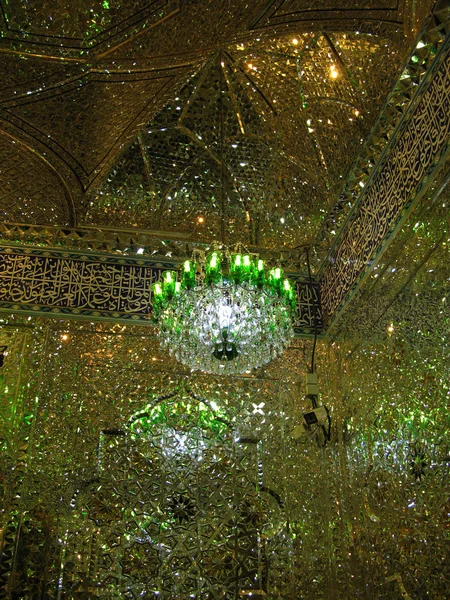 Shah Cheragh moskee spiegel plafond, Shiraz, Iran — Stockfoto