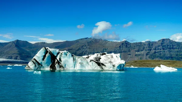 Lagúna Jokulsarlon, Olvadékvíz-tavak és a jéghegyek, Izland — Stock Fotó