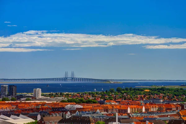 Kopenhag şehir ve Oresund Köprüsü Panoramik hava şehir manzarası, Danimarka — Stok fotoğraf