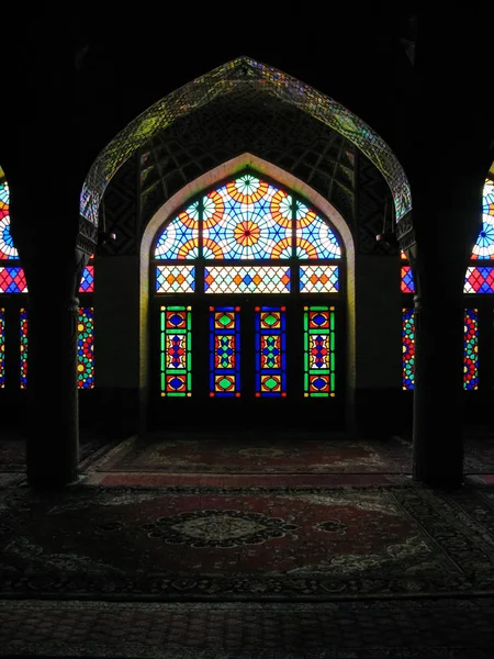 Interno della Moschea di Nasir ol Molk, Shiraz Iran — Foto Stock