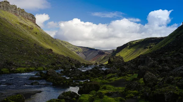 Landscape with Eldgja canyon and spring, south Iceland — Stock Photo, Image