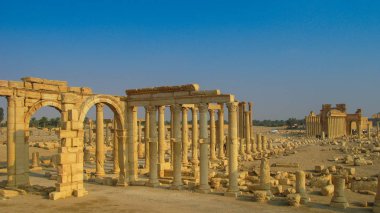 Palmyra sütunlar, Isis Suriye tarafından tahrip antik kentin Panoraması