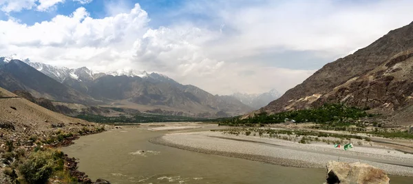 Panorama del río Gilgit, provincia de Gilgit-jalá Pakistán — Foto de Stock