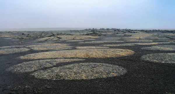 Felsige Landschaft mitten im Nirgendwo, sprengisandur Island — Stockfoto