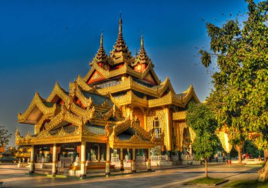 Chaukhtatgyi Buda Tapınağı, Yangon Myanmar dış görünümü