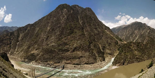 Confluencia de los ríos Kondia e Indus, Gilgit-jalá Pakistán — Foto de Stock