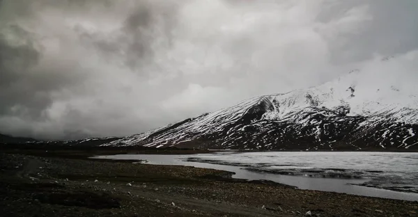 Jezioro Shandur i pass, prowincji Gilgit Baltistan Pakistan — Zdjęcie stockowe