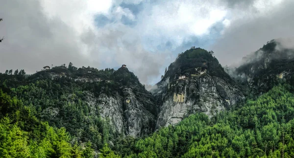 Panorama Paro Valley Taktsang lakhang aka tigress nest monastery Bhutan — стоковое фото