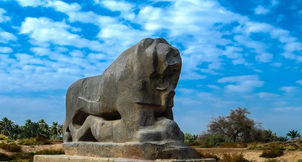 Babylon Babil aslan heykeli Irak Harabeleri