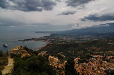 Taormina bay, Sicilya İtalya için havadan görünümü