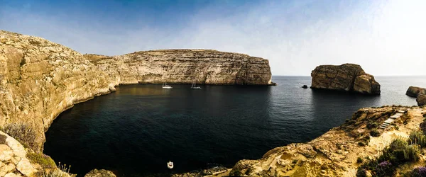 Panorama view to Dwejra bay and Fungus rock, Gozo, Malta — Stock Photo, Image