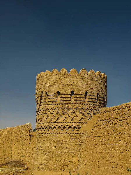Tower in the wall around Dowlat Abad Garden, Yazd Iran — Stock Photo, Image