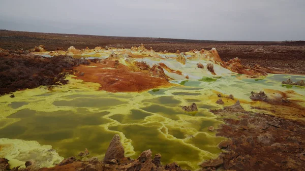 Panoráma, Dallol vulkáni kráter a Danakil depresszió, messziről Etiópia — Stock Fotó