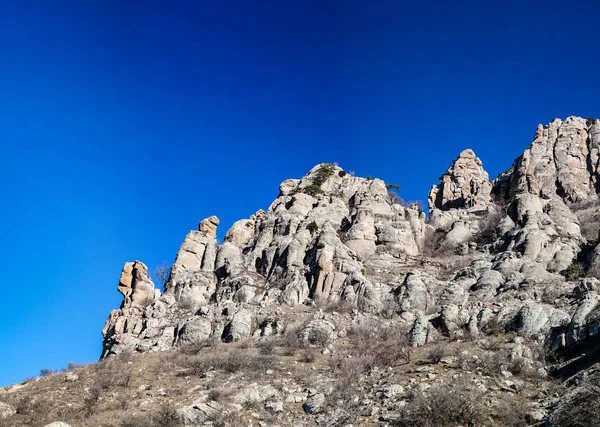 Vadi Peyzaj ve Demirji dağ Crimea hayalet