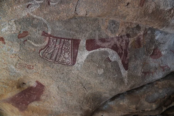 Grot van schilderijen en rotstekeningen Laas Geel in de buurt van Hargeisa close-up Somalië — Stockfoto