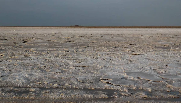 Salt Lake Karum aka Lake Assale vagy Zoltán, Danakil messziről Etiópia — Stock Fotó