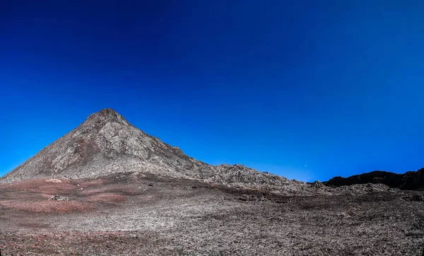 Panoráma kráter a Pico vulkán, és a Piquinho pinnacle, Azori-szigetek, Portugália — Stock Fotó