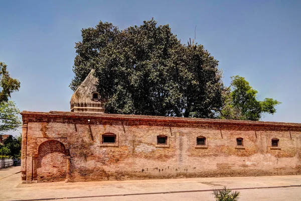 Gorakh Nath tempel in Gor Khuttree historische site, Tehsil park Pesjawar, Pakistan — Stockfoto