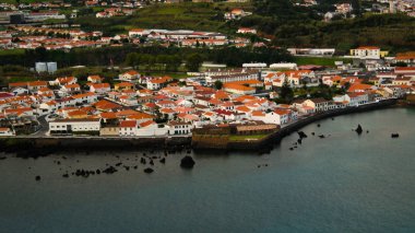 Gün batımı görünümünden Dağı Guia Faial Adası, Azores, Portekiz, Porto PIM Körfezi