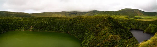 Vista aérea a los lagos Comprida y Negra, Isla Flores, Azores. Portugal —  Fotos de Stock