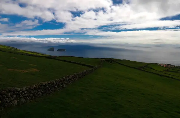 Vistas al islote de Cabras, isla de Terceira, Azores, Portugal — Foto de Stock