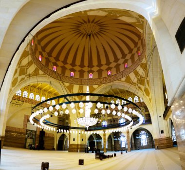İç görünüm Al Fateh cami, Manama, Bahreyn