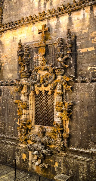 Muralla y gran ventana manuelina de la Iglesia Templaria del Convento de la Orden de Cristo, Tomar, Portugal —  Fotos de Stock
