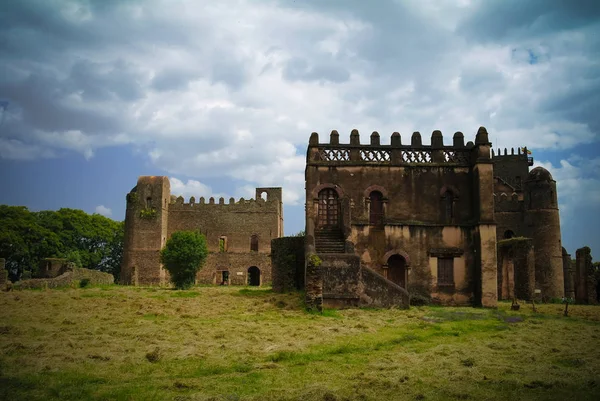 Fasilidas slott och bibliotek för Fasil Ghebbi webbplats, Gonder, Etiopien — Stockfoto