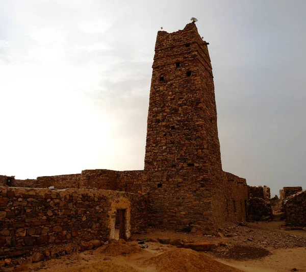 Ruinas de la fortaleza y mezquita de Ouadane en Sahara, Mauritania —  Fotos de Stock