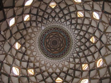 Süslü tavan Borujerdi geleneksel Fars ev, Kaşan Iran içinde