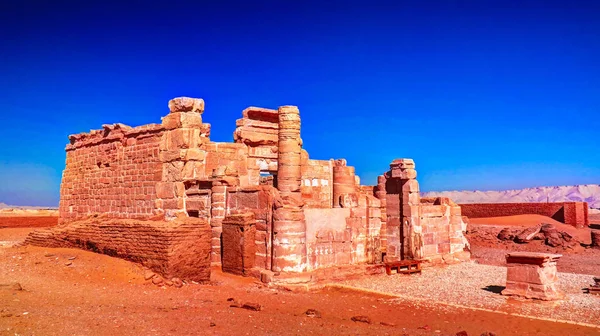 Ruïnes van Deir el-Haggar tempel, Kharga oasis, Egypte — Stockfoto