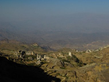 Manakak Kalesi ve eski şehir ve tarım, Yemen Teras görüntülemek