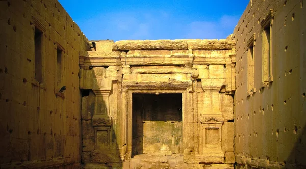 Interior del templo destruido de Baal o Bel, Palmira, Siria . —  Fotos de Stock