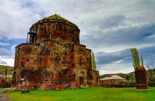 Buitenaanzicht naar Saint Hovhannes kerk, Mastara, provincie Aragatsotn, Armenia — Stockfoto