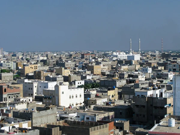 Vista aérea da paisagem urbana para a cidade de Hudaydah, Iêmen — Fotografia de Stock