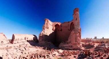 Harabe Erejep Kongre ve Sergi Sarayı Camii aka saat dünyasının, Mizdakhan, Khodjeyli, Karakalpakstan, Özbekistan