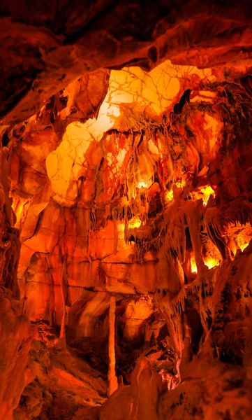 Grutas Mira de Aire Mağarası, Portekiz