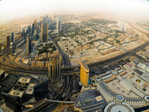 Panorama coucher de soleil sur les gratte-ciel de Dubaï, EAU — Photo