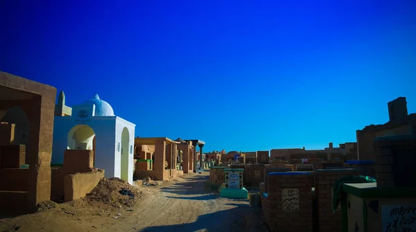 An-Najaf aka Wadi-us-Salaam muslim cemetery, largest in the worl — Stock Photo, Image