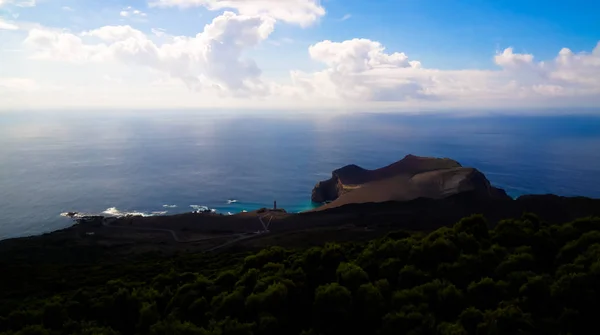 Capelinhos 火山カルデラ、ファイアル島、アゾレス諸島、ポルトガルに風景します。 — ストック写真