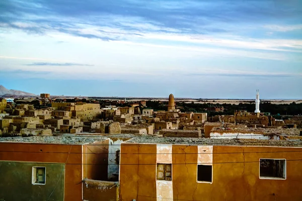 Vista aérea para Al-Qasr cidade velha, Dakhla oásis, Egito — Fotografia de Stock