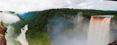 Kaieteur şelale, biri en uzun Dünya, potaro Nehri Guyana düşüyor