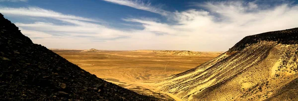 Horská krajina v černé pouště, Egypt — Stock fotografie