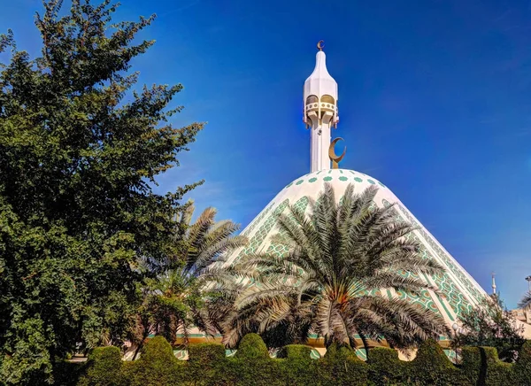 Vista exterior a la mezquita de Fátima, Kuwait — Foto de Stock