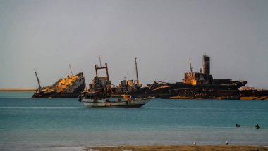 Berbera bağlantı noktası ve tekneler Somali ile plaj Panoraması
