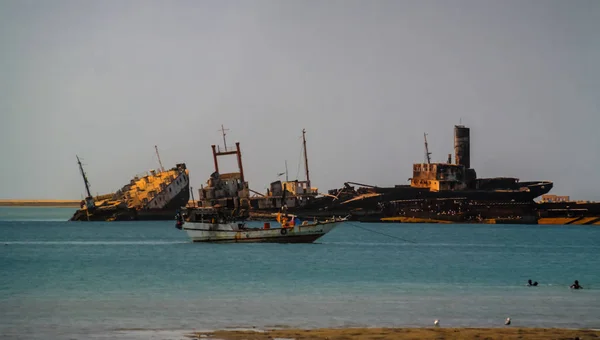 Panorama van Berbera haven en strand met boten Somalië — Stockfoto