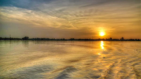 Nijer Nehri Niamey, gün batımı Nijer için havadan görünümü — Stok fotoğraf