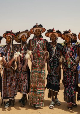 Erkek Yaake dans dans ve Ingall Köyü, Agadez, Nijer Guerewol Festivali şarkı