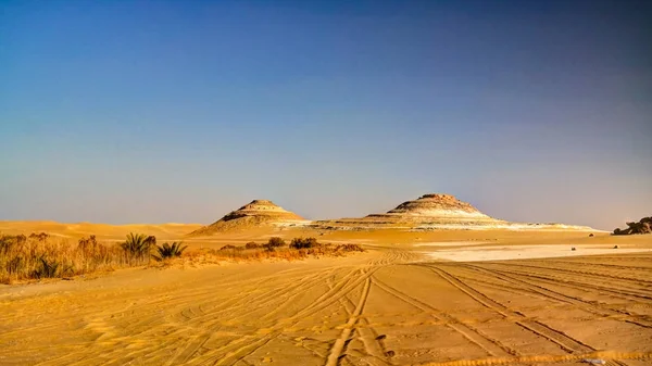 A következő reptér környékén: Siwa oasis, Egyiptom nagy homok tengeren panoráma táj — Stock Fotó